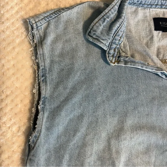 RISEN Womens Jean Denim Shirt Sleeveless Denim Button-Up Shirt Casual Small - Picture 5 of 12